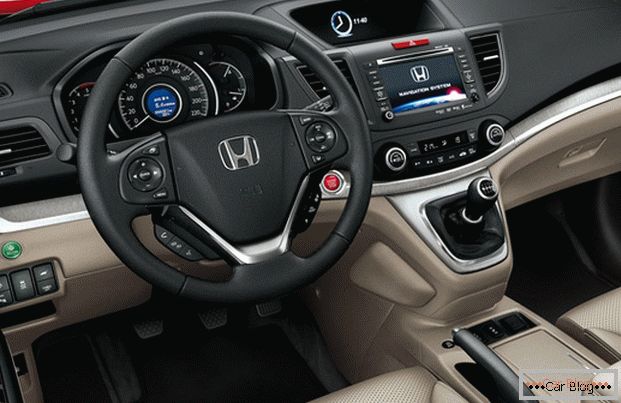 U kabini automobila Honda CR-V