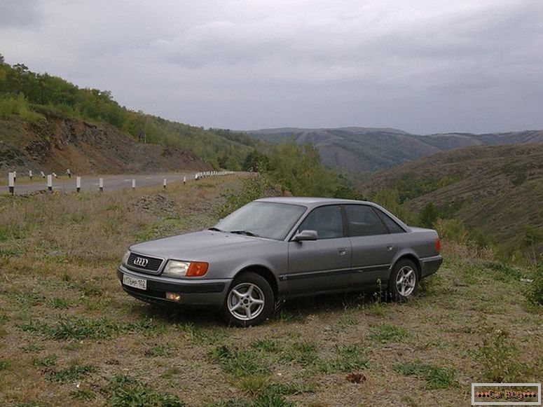 Audi 100 2,3 fotografije
