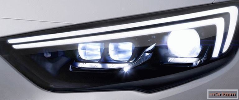 Opel Insignia prednja svetla