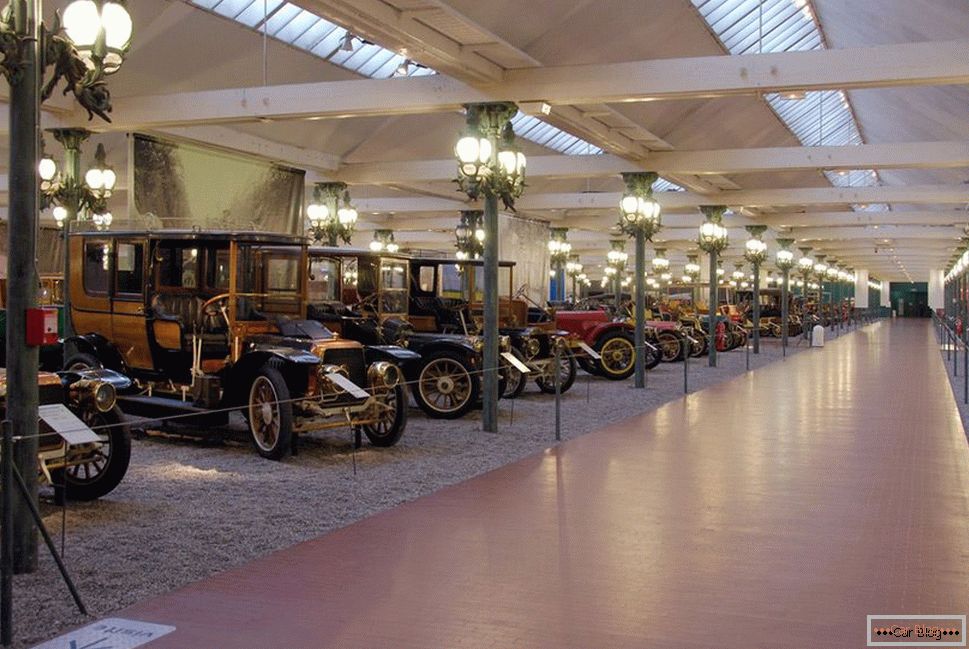 Muzej retro automobila u Mulhouseu