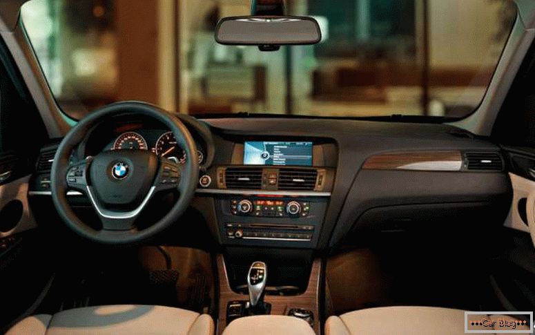 BMW X3 unutrašnjost restyling 2014