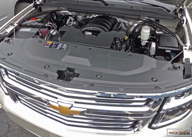 Двигатель Chevrolet Suburban 2014 foto