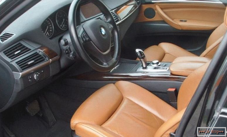 BMW X3 dizajn enterijera