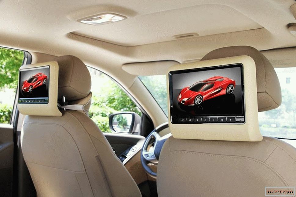 Kako kupiti DVD sistem sa dva monitora za automobil ili jedan minivan.