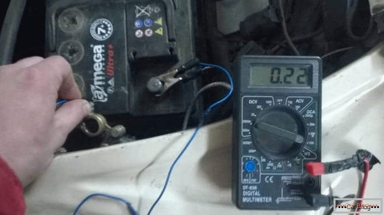 koliko bi trebalo napon punjenja akumulatora od generatora