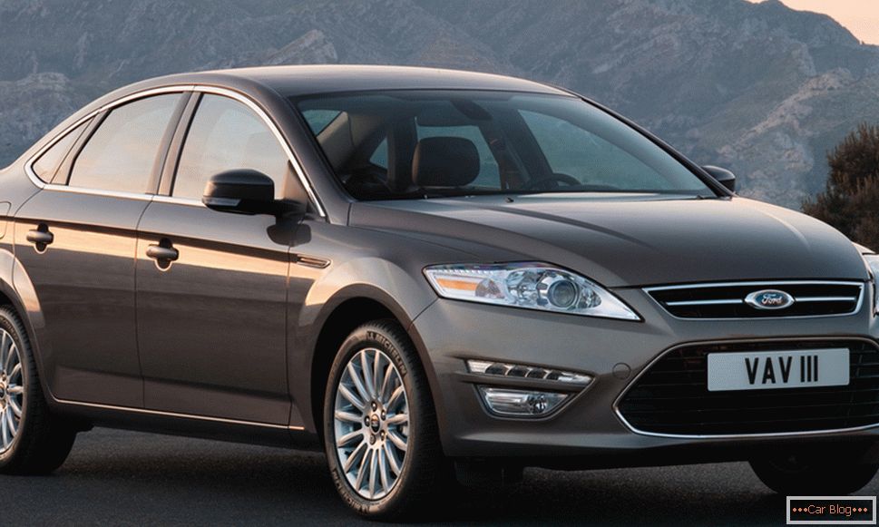Automobil Ford Mondeo
