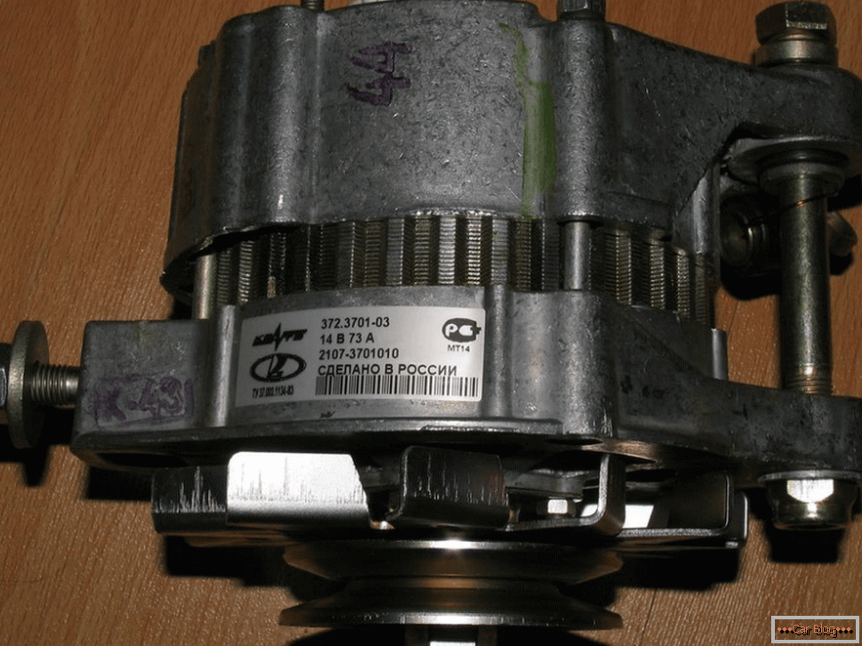 Generator za VAZ 2107-3701010
