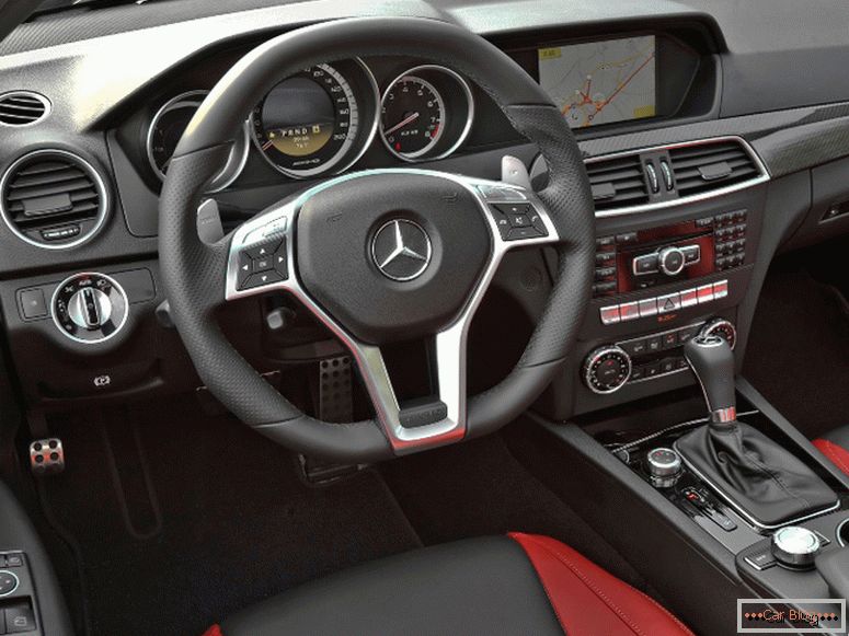 Mercedes Benz C klasa 2014 amg auto interijer