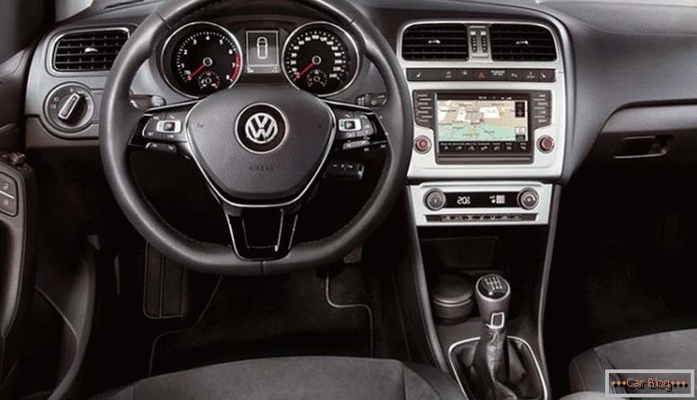 Promena unutrašnjosti i unutrašnjosti automobila Volkswagen Polo