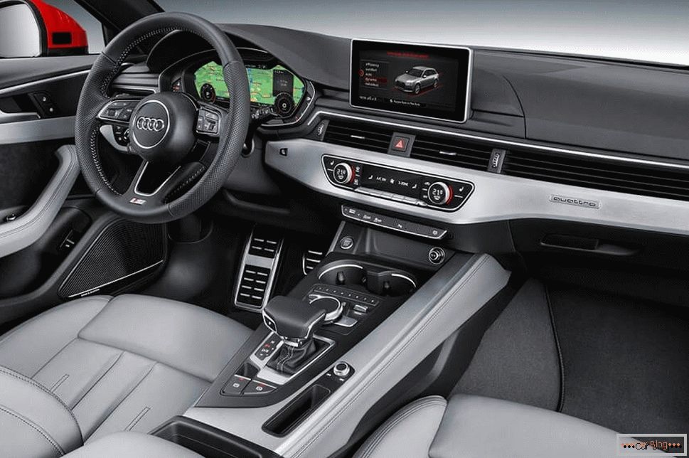 Audi A4 salon