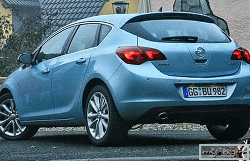 Opel Astra hatchback klirens