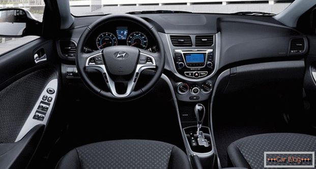Unutar Hyundai Accent гораздо больше современных элементов