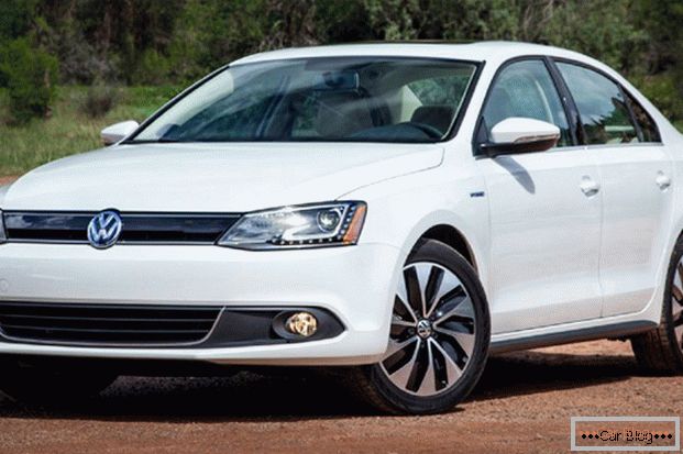 Izgled автомобиля Volkswagen Jetta говорит о том, что перед нами настоящий «немец»