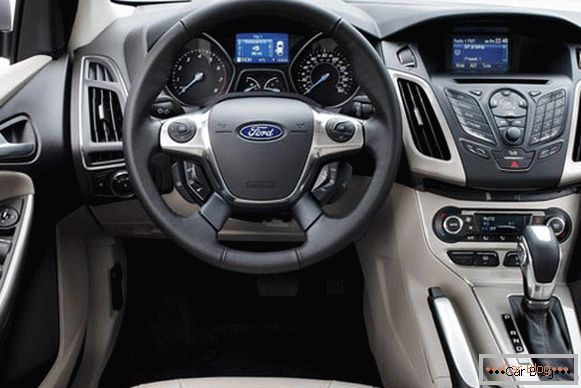 Unutrašnjost automobila Ford Focus može se porediti sa kabinom aviona