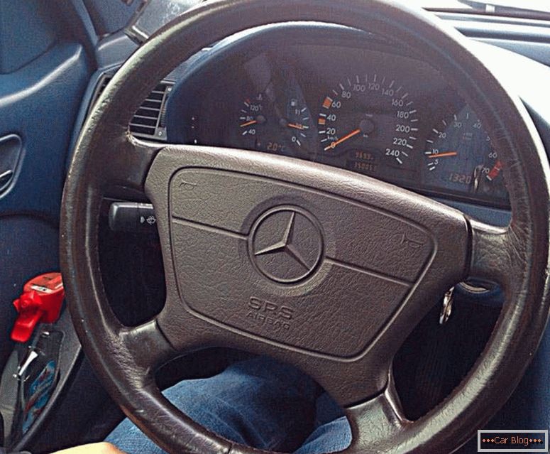 Mercedes-Benz W140 volan