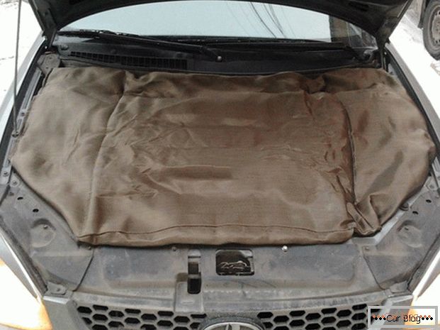 Basalt auto pokrivač